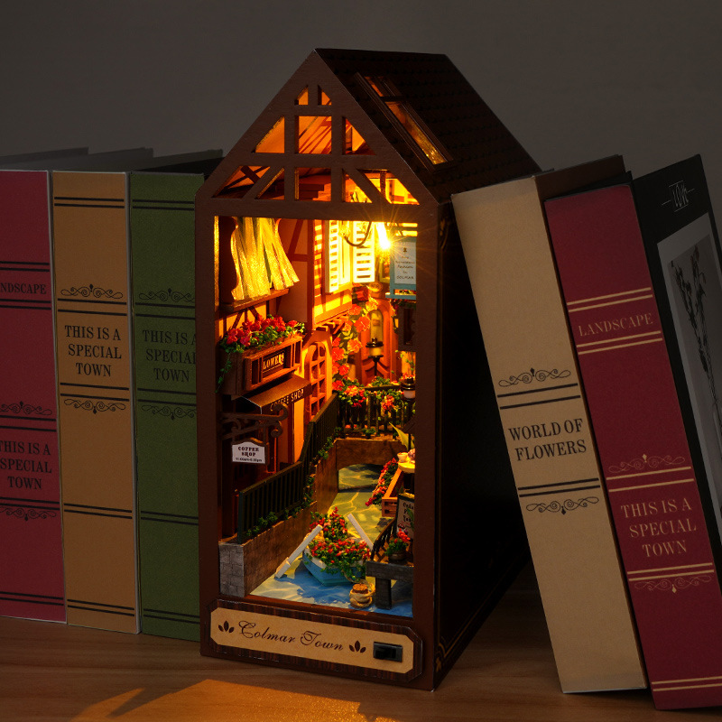 DIY Book Nook Kit Leisurely Ye - Lighting Decor For House 리뷰 및 가격