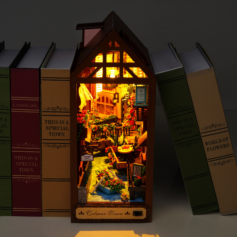 DIY Book Nook Kit Leisurely Ye - Lighting Decor For House 리뷰 및 가격